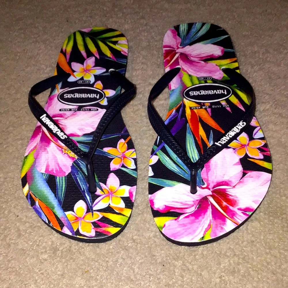 Havaianas Floral Flip Flops - Picture 1 of 4